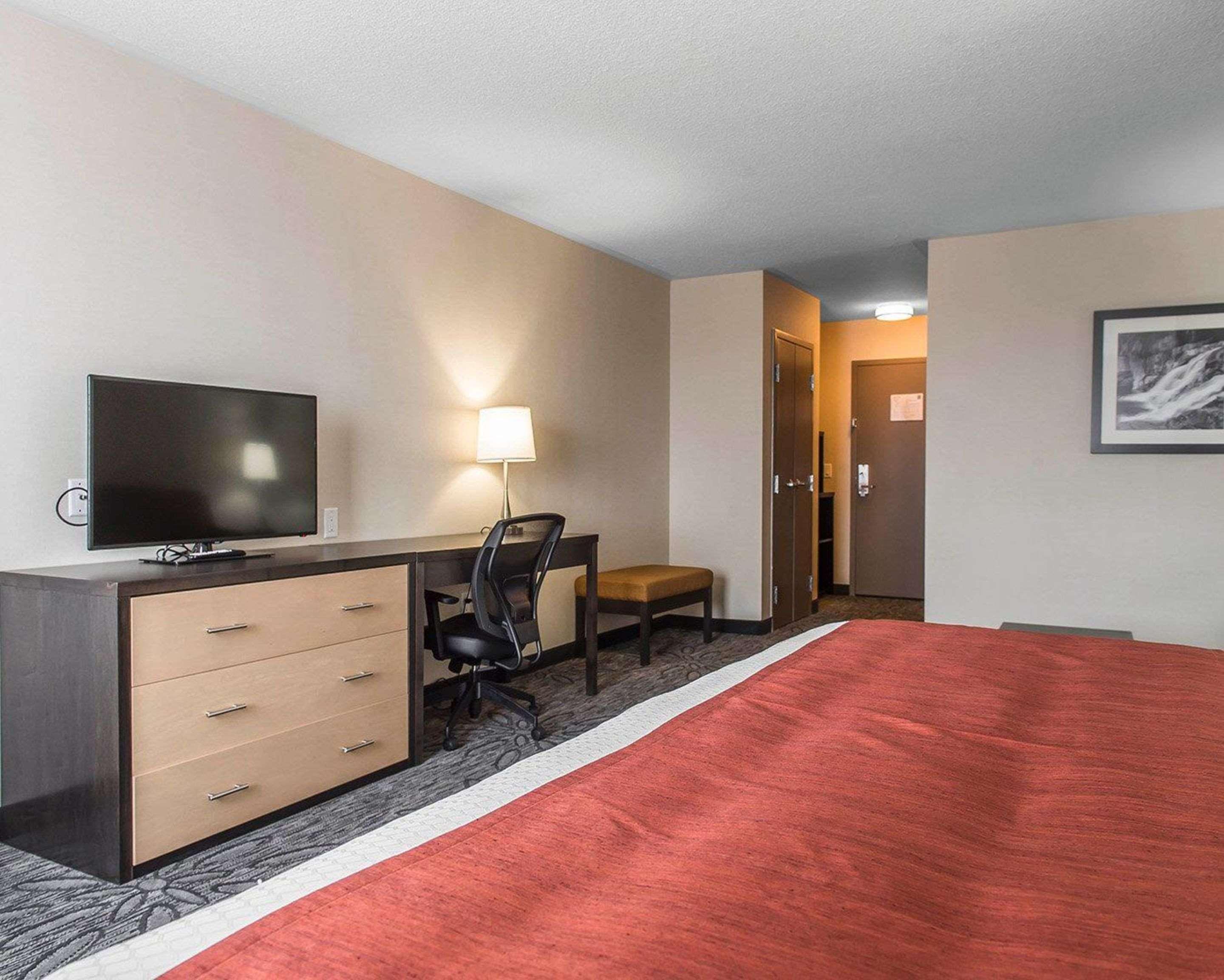 Quality Inn & Suites Kingston Exterior foto