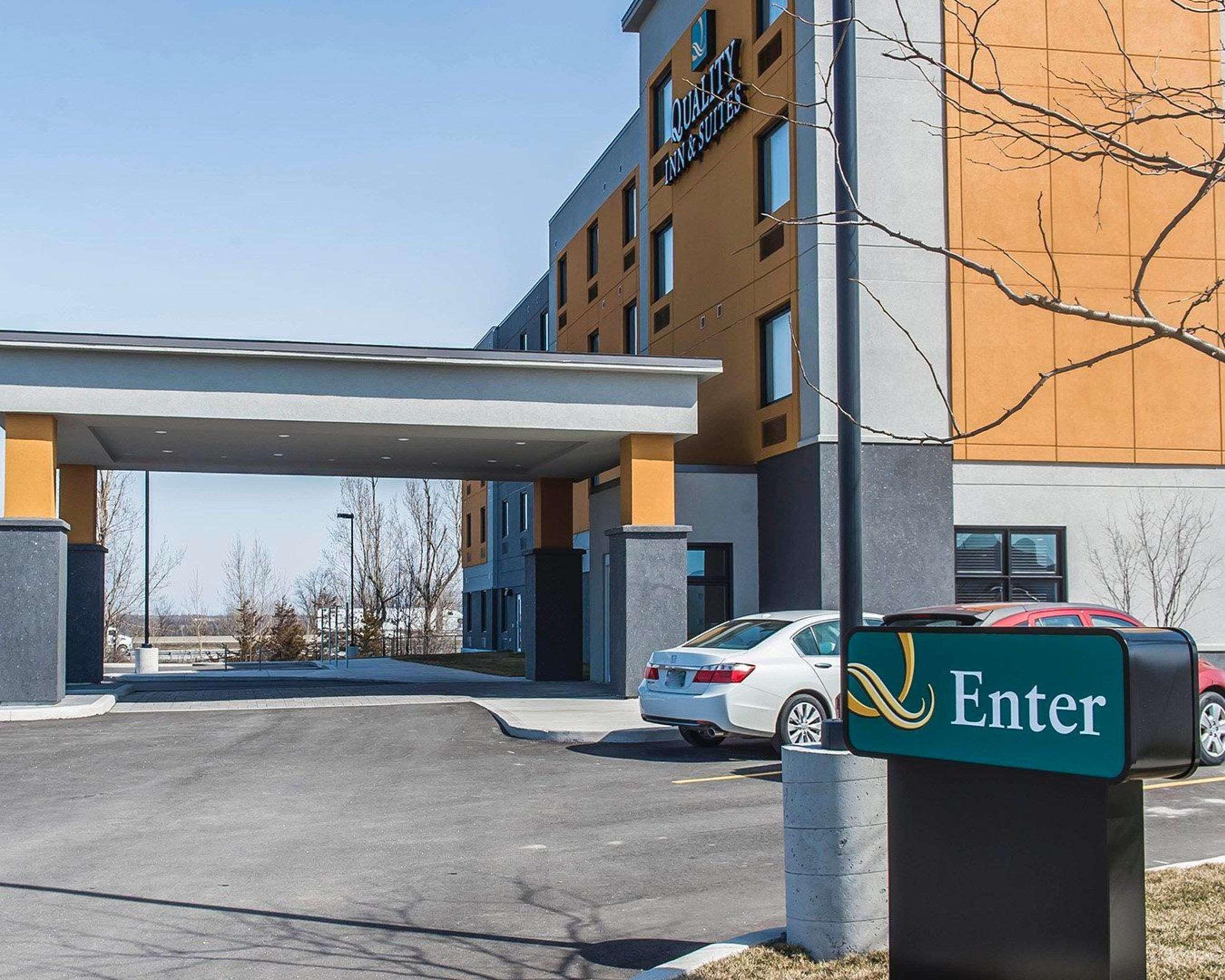 Quality Inn & Suites Kingston Exterior foto